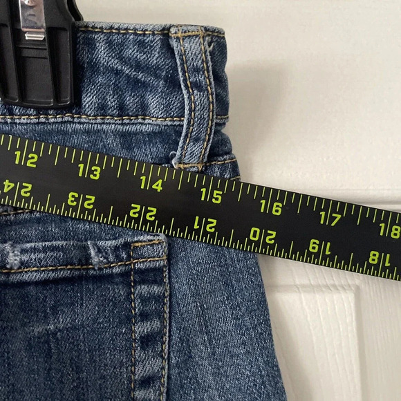 Mossimo Jr Womens Denim Shorts Size 9 Pockets Cuffed Beach Stretch Distressed - Picture 7 of 10